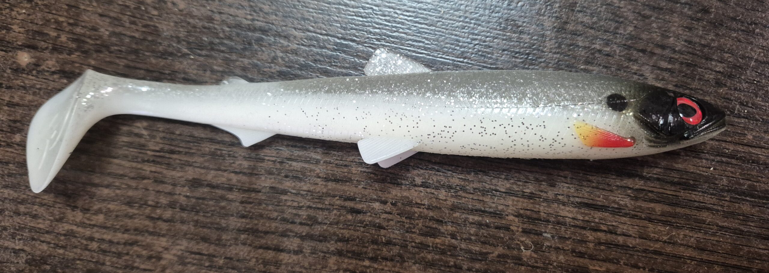 Bullteez shadtail 18cm glow ghost hunter - westin